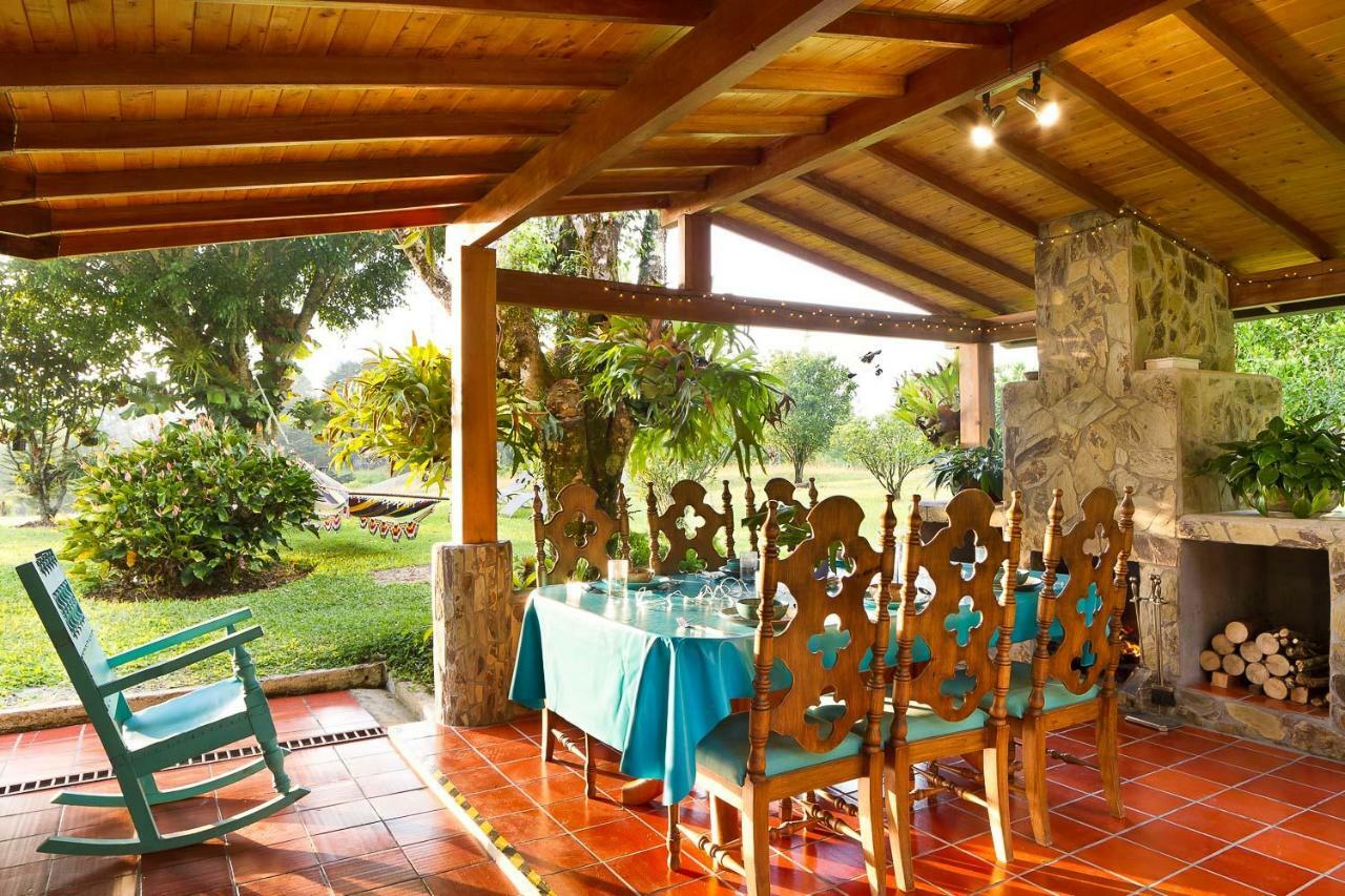 La Casa De Piedra Villa Guatape Exterior photo