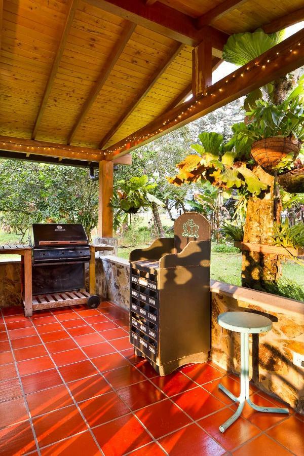 La Casa De Piedra Villa Guatape Exterior photo